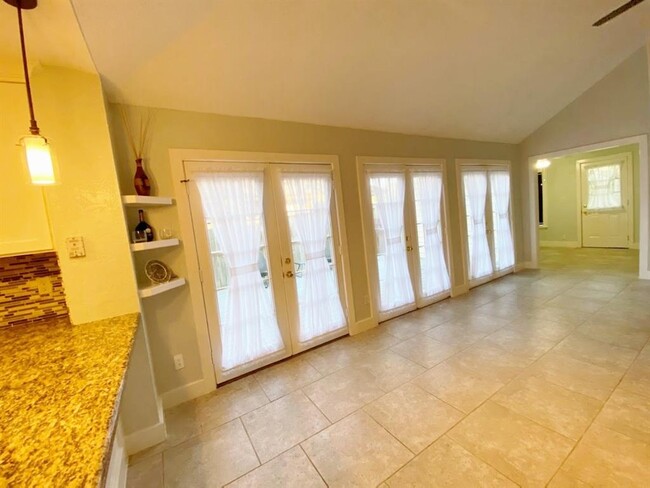 Building Photo - 20307 Linden Tree Dr