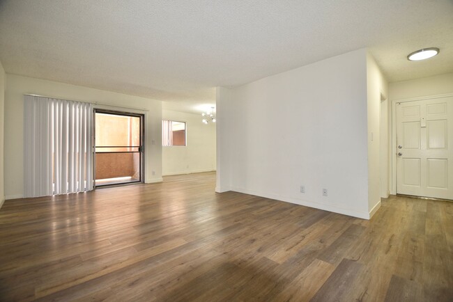 Foto del edificio - 5036 Coldwater Canyon Ave