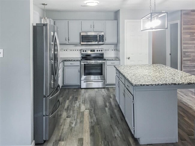 Building Photo - 3545 Almazan Dr