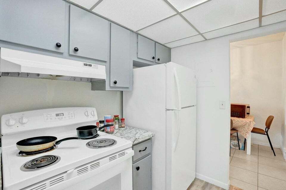 Primary Photo - 640 NW 13th St