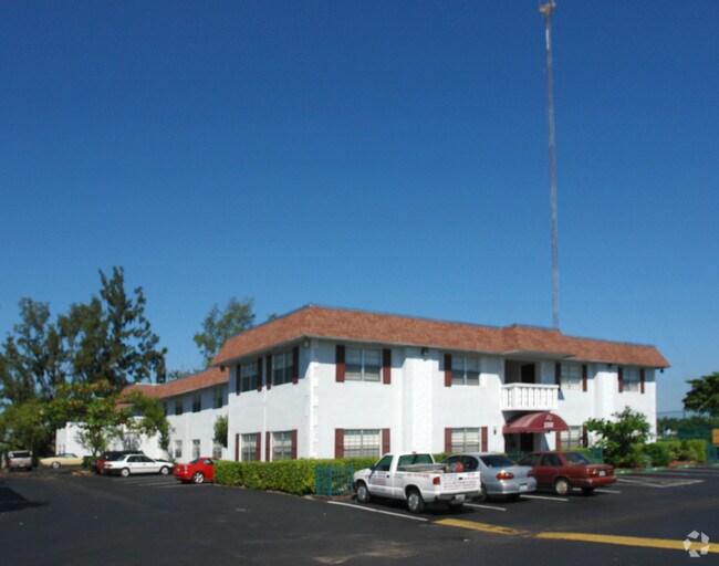 Lake Villa Apartments Apartments Hallandale Beach, FL