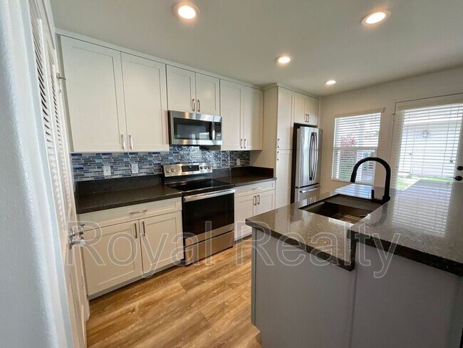 Building Photo - 91-1355-1355 Kaileolea Dr
