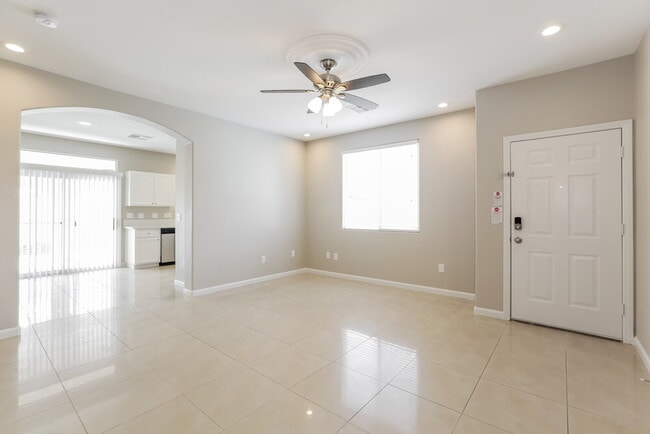 Building Photo - 8139 W Ficus Dr