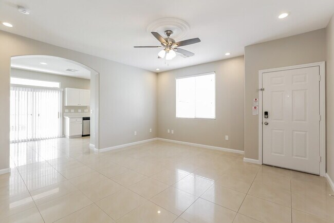 Foto del edificio - 8139 W Ficus Dr