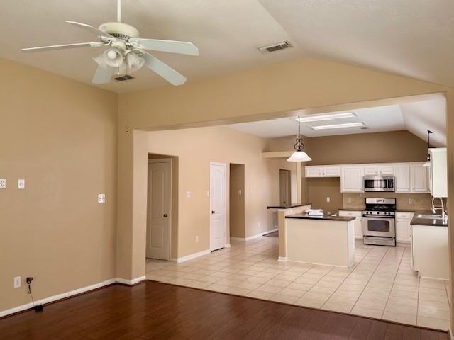 Building Photo - 1826 Oak Lodge Dr