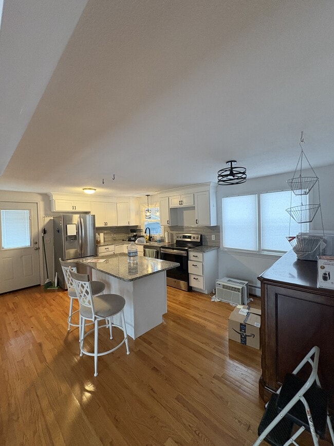 Building Photo - 7 Old Farm Rd