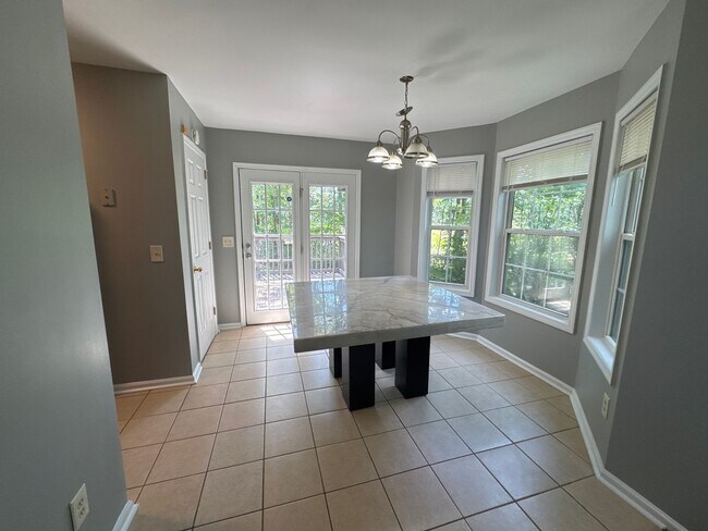 Building Photo - Charming 3BR Home with Bonus Room, Fenced Backyard & Quiet Cul-de-Sac Location