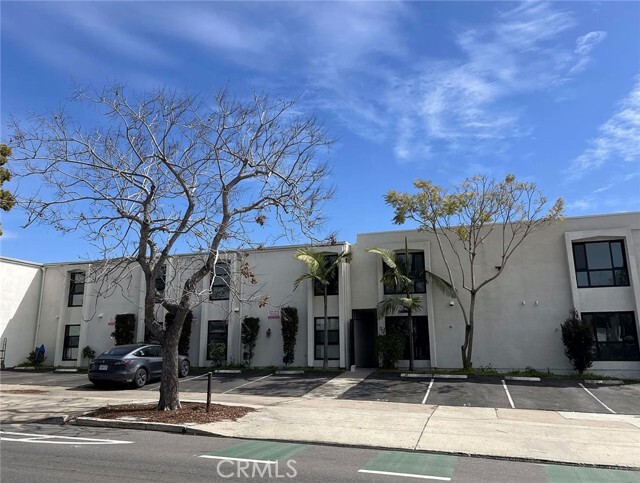 Building Photo - 6679 Linda Vista Rd