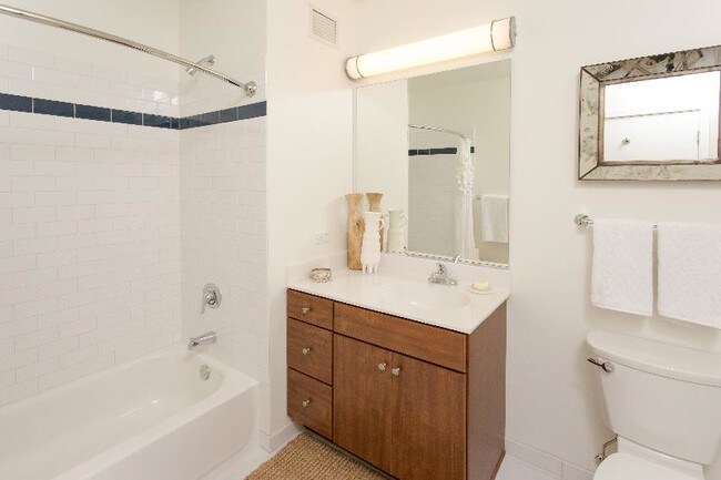 Foto del edificio - 353 W Wacker Dr