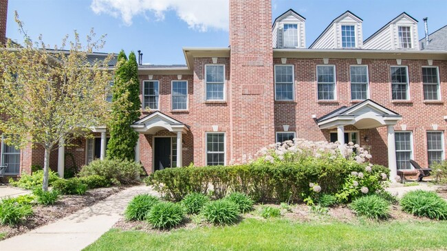 Foto del edificio - 5595 Hampshire Ln