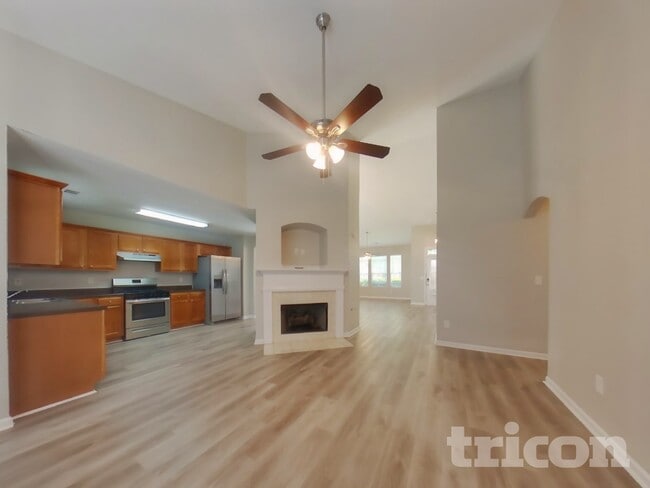 Building Photo - 68 Camden Way