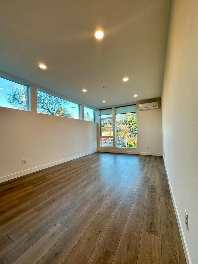 Foto del edificio - 3823 34th Ave W