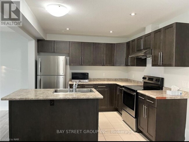 Building Photo - 22 Elderberry Rd