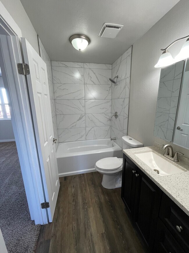 Foto del edificio - 16749 E 13th Ave