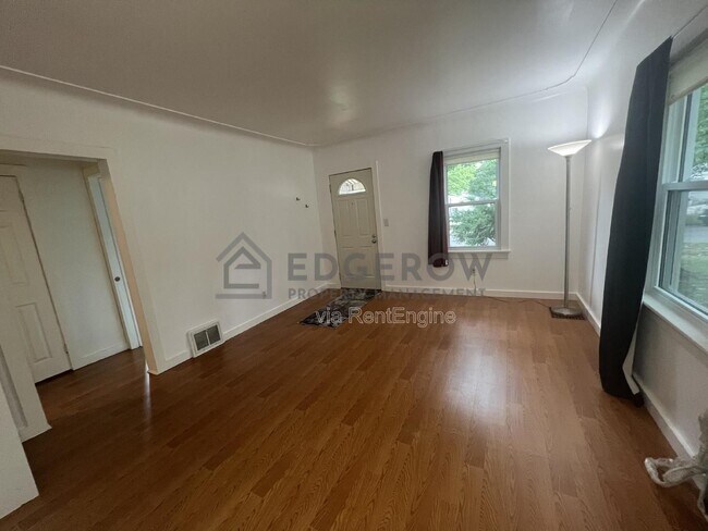 Foto del edificio - 2649 McKee Ave SW