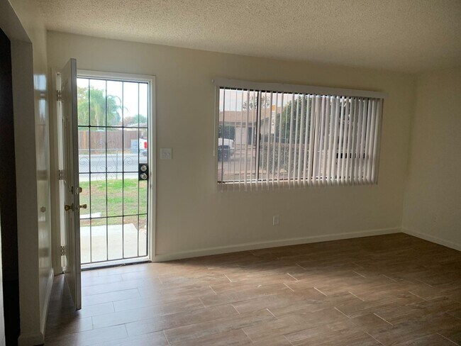 Foto del edificio - 220 Douglas St