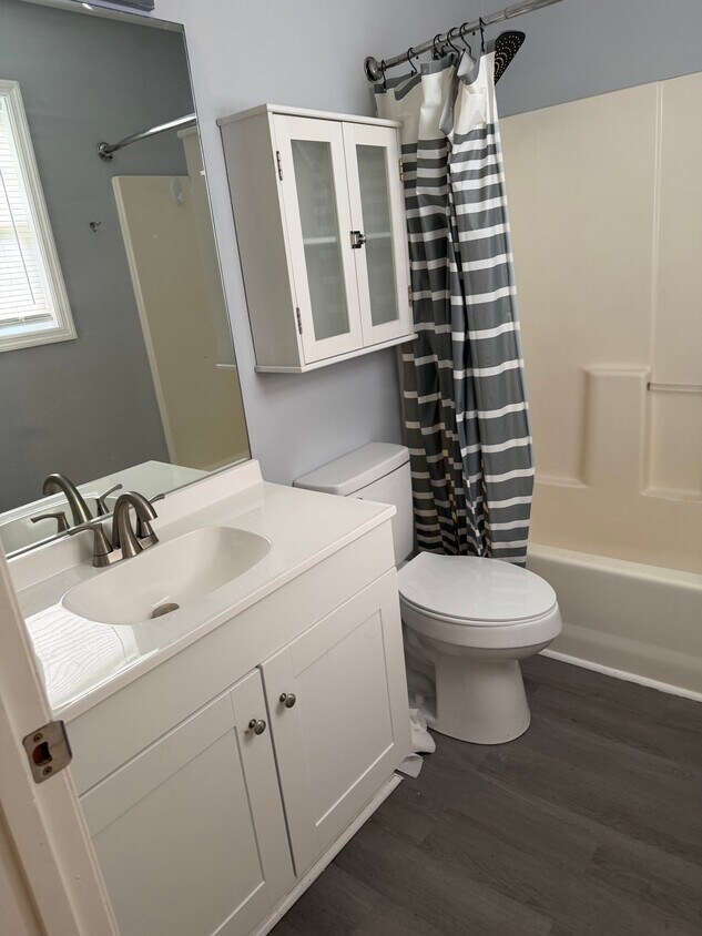 Foto del edificio - 104 Cedar Crest Ln