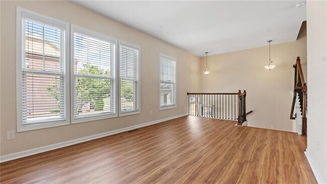Building Photo - 705 Ayala Pl