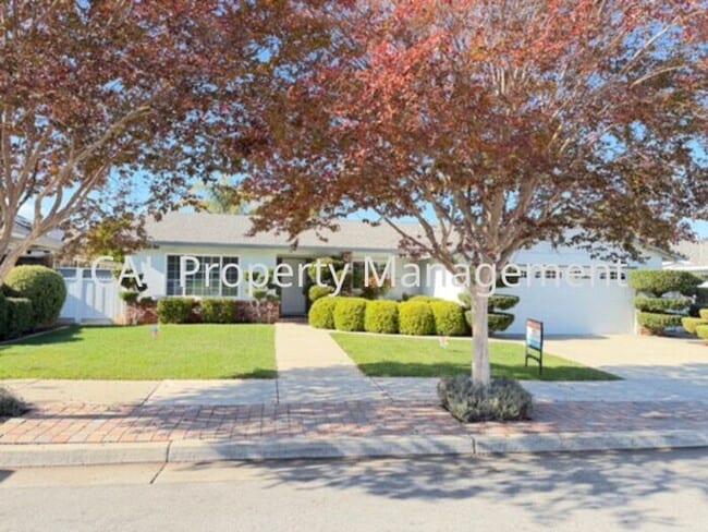 Foto del edificio - Beautiful 3 bedroom home in Hollister, CA!