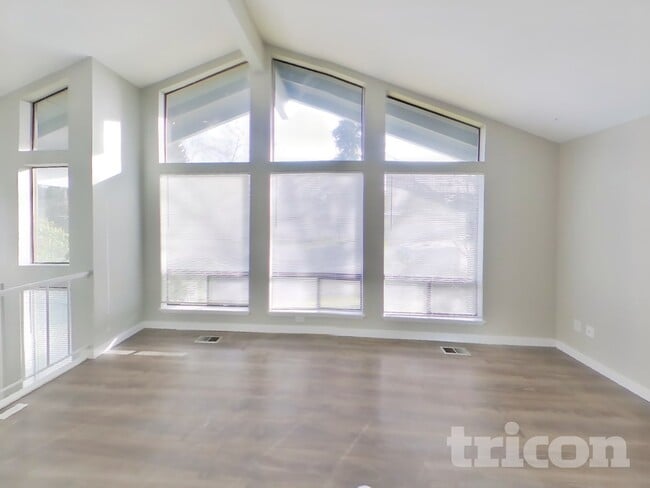 Building Photo - 33641 26th Ct SW