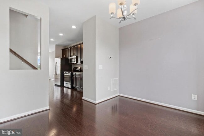 Building Photo - 42298 Lancaster Wds Sq
