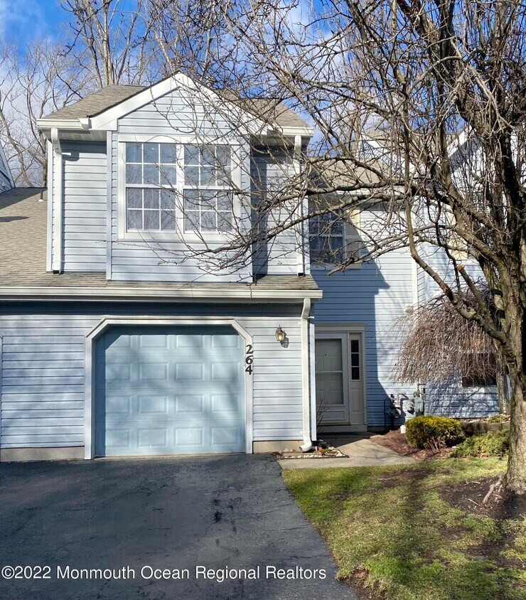 264 Century Way, Manalapan, NJ 07726 Condo for Rent in Manalapan, NJ