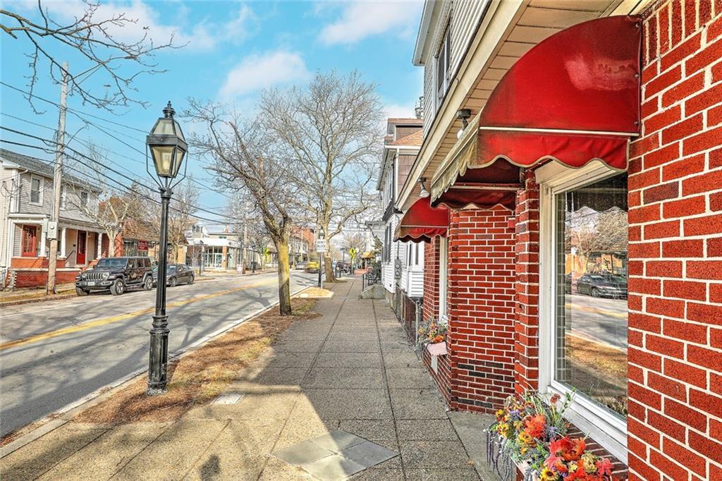 546 Main St, Warren, RI 02885 Apartment for Rent in Warren, RI