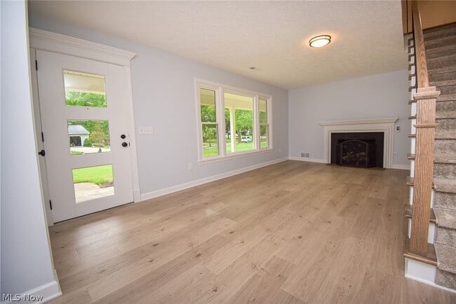 Building Photo - 263 Cardinal Dr