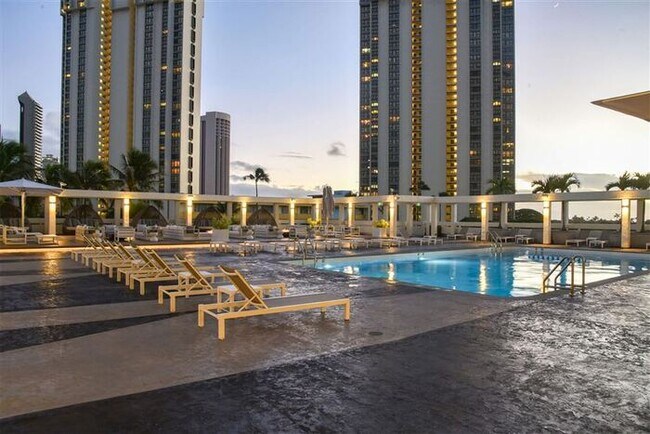 Building Photo - Ala Moana Beautiful Ocean View Studio 2324