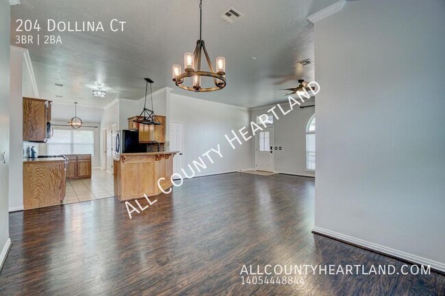 Building Photo - 204 Dollina Ct