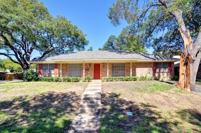Building Photo - Spacious Three Bedroom Home In SW Fort Worth