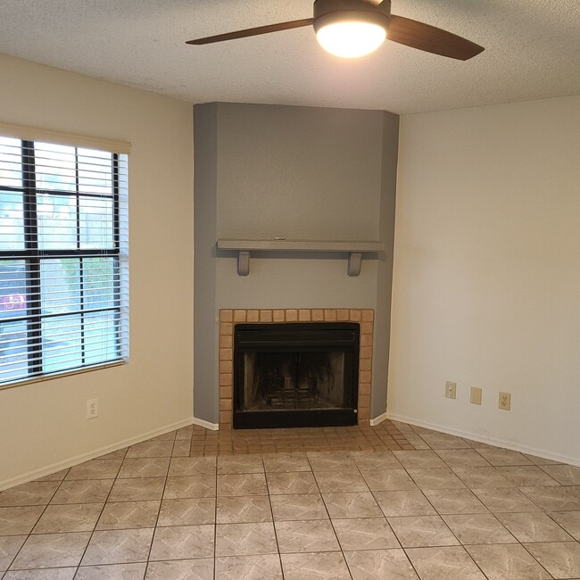 Building Photo - 3491 N Arizona Ave