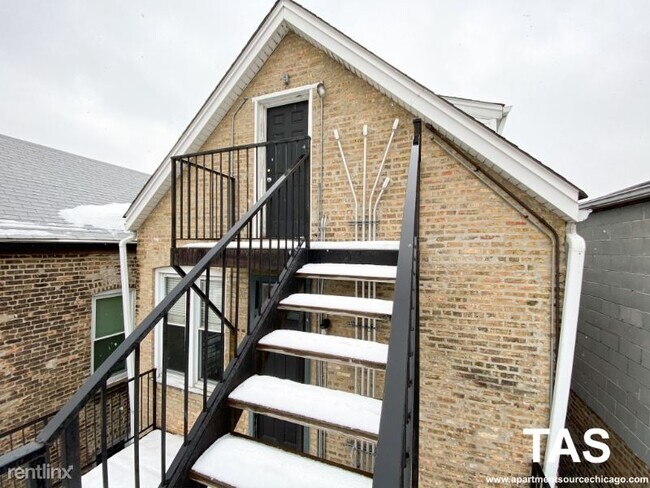 Building Photo - 1246 N Bosworth Ave