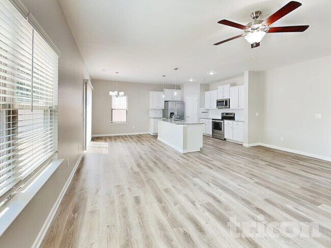 Foto del edificio - 138 Spring Knoll Dr