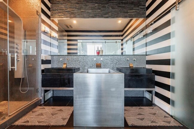 Foto del edificio - 285 Centennial Olympic Park Dr NW