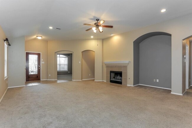 Building Photo - 28639 Lockeridge View Dr