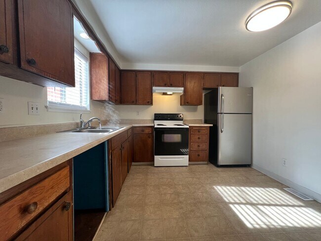 Foto del edificio - Two bedroom apartment | Available End of March