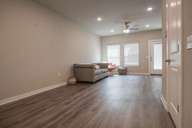 Foto del edificio - 2 bedroom 2.5 bath home located in Fayette...