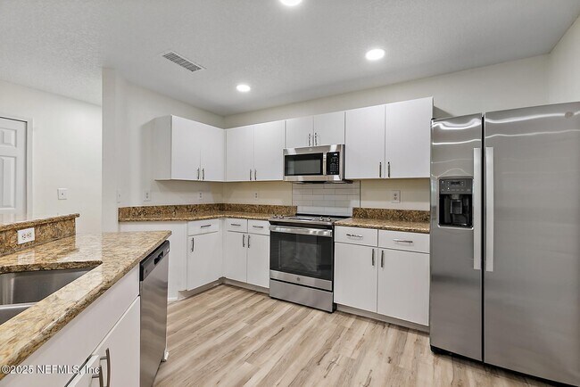 Foto del edificio - 900 Ironwood Dr