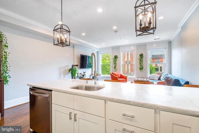 Foto del edificio - 4010 Georgia Ave NW