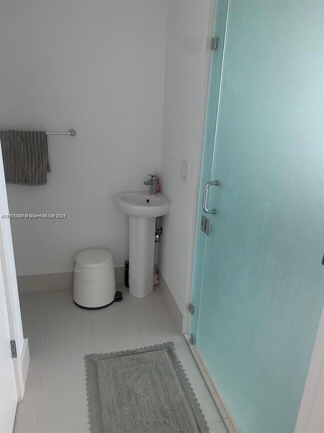 Foto del edificio - 501 NE 31st St