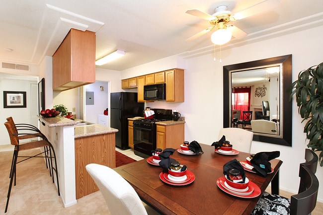 Building Photo - Ladera Apartments