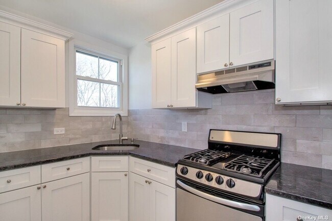 Building Photo - 172 Fire Island Ave