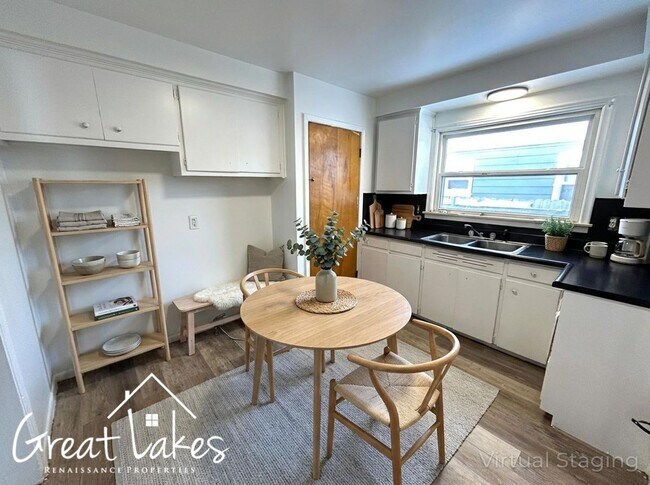 Foto del edificio - Charming 3 Bedroom 1 Bathroom now available for rent