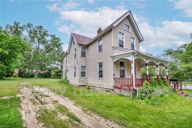Building Photo - 3200 Denison Ave