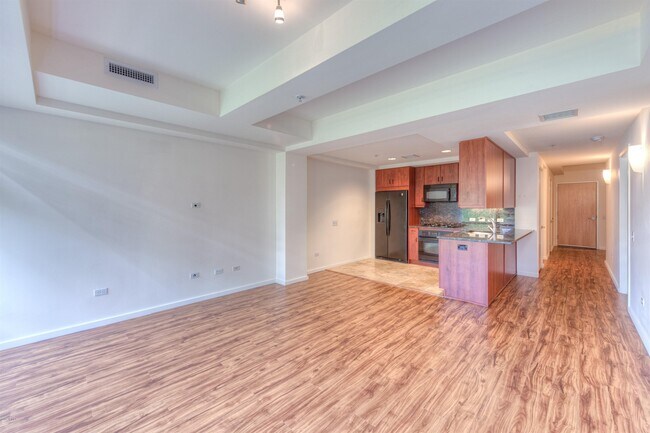 Building Photo - 7137 E Rancho Vista Dr