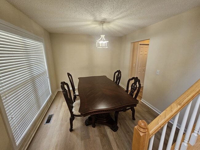 Building Photo - 207 Hope Creek Dr