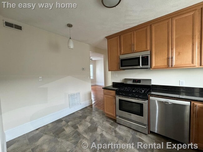 Building Photo - 65 Conwell Ave