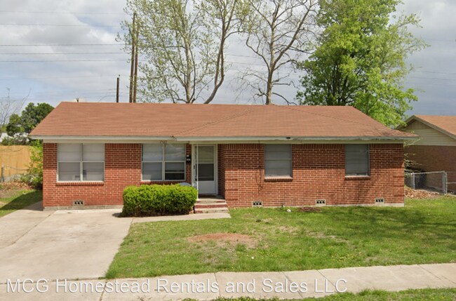 Foto del edificio - 4 br, 1 bath House - 1507 Zephyr Rd