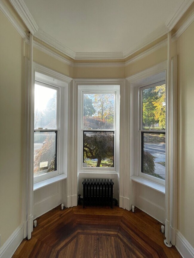 Foto del edificio - 4 Bedroom 2 Bathroom House with Stunning Hudson River Views